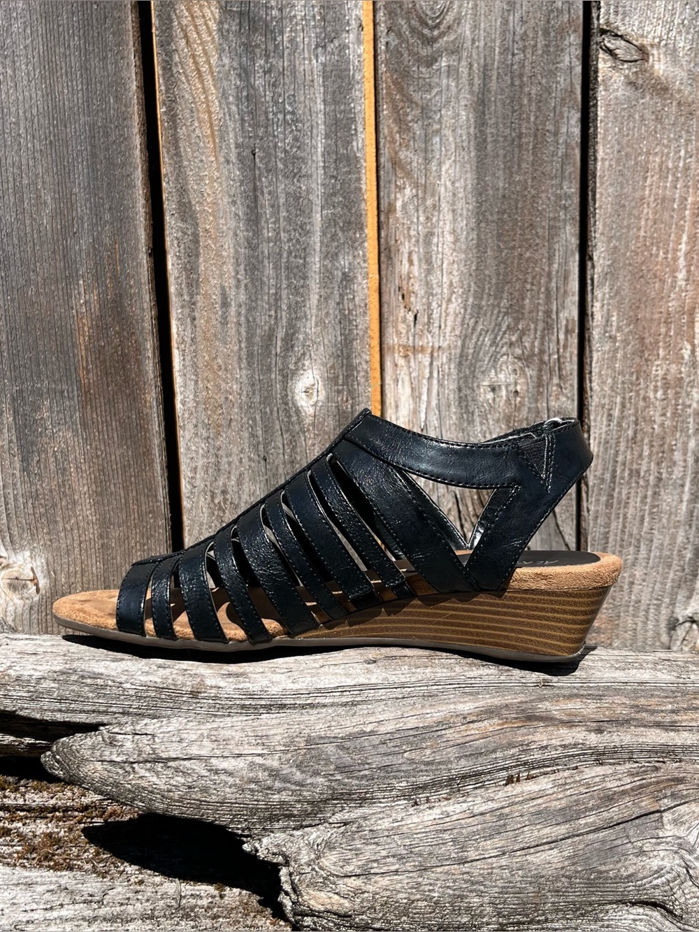 Aerosoles black wedge sandals size 7.5